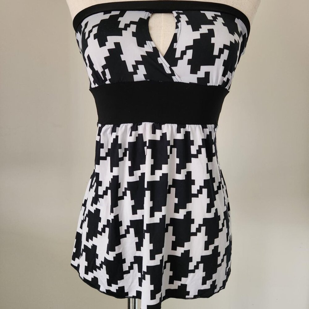 ICE VANILLA y2k Brand Large Houndstooth Keyhole Tube Top. Size Small.